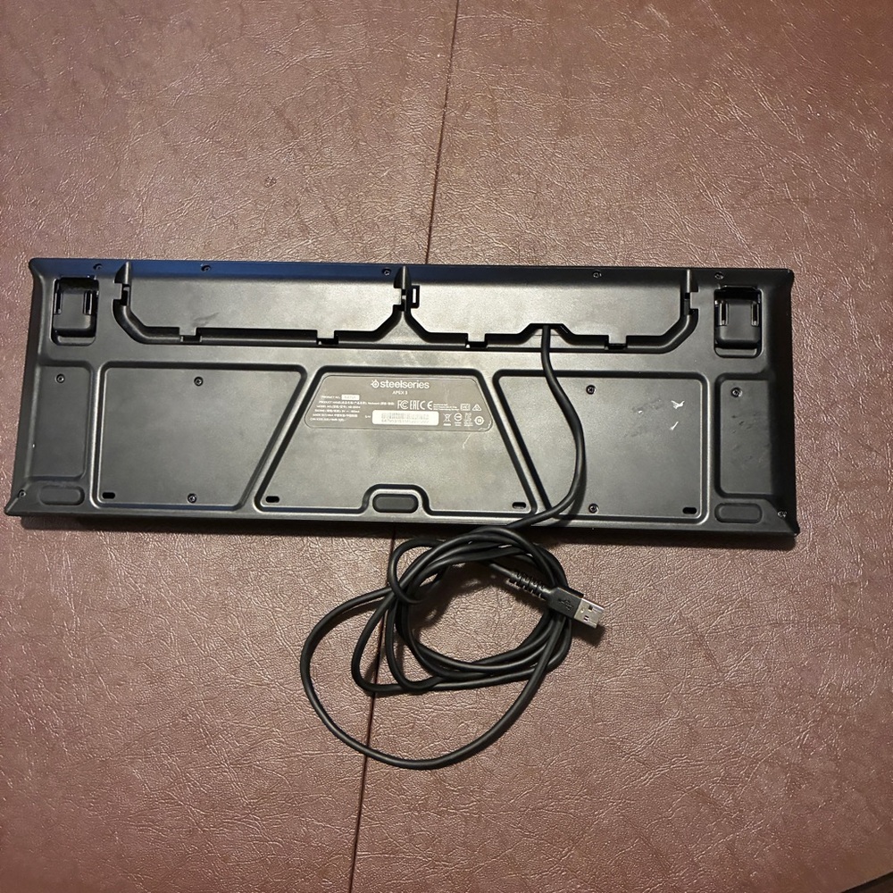 Steelseries Apex 3 Keyboard - Picture 7 of 8